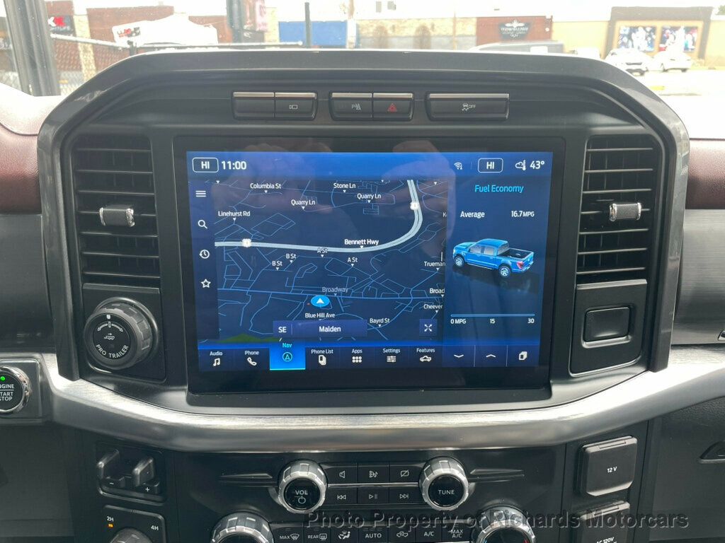 2022 Ford F-150 LARIAT 4WD SuperCrew 5.5' Box - Oxford White exterior view 14