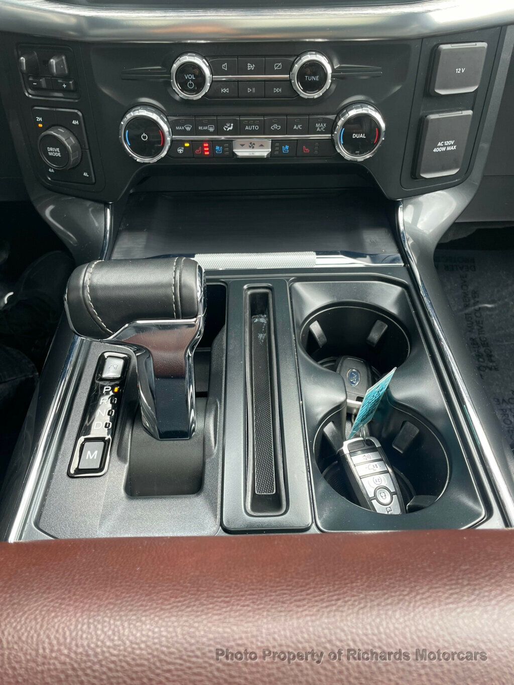 2022 Ford F-150 LARIAT 4WD SuperCrew 5.5' Box - Oxford White exterior view 16