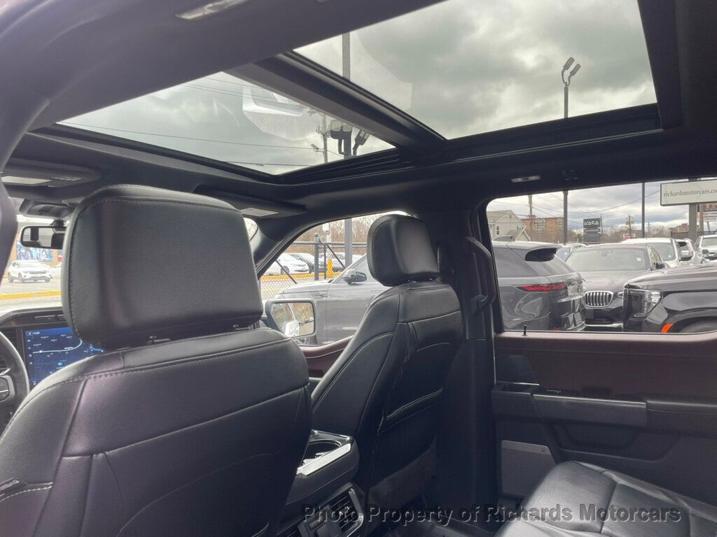 2022 Ford F-150 LARIAT 4WD SuperCrew 5.5' Box - Oxford White exterior view 18