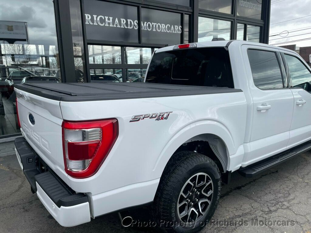 2022 Ford F-150 LARIAT 4WD SuperCrew 5.5' Box - Oxford White exterior view 8