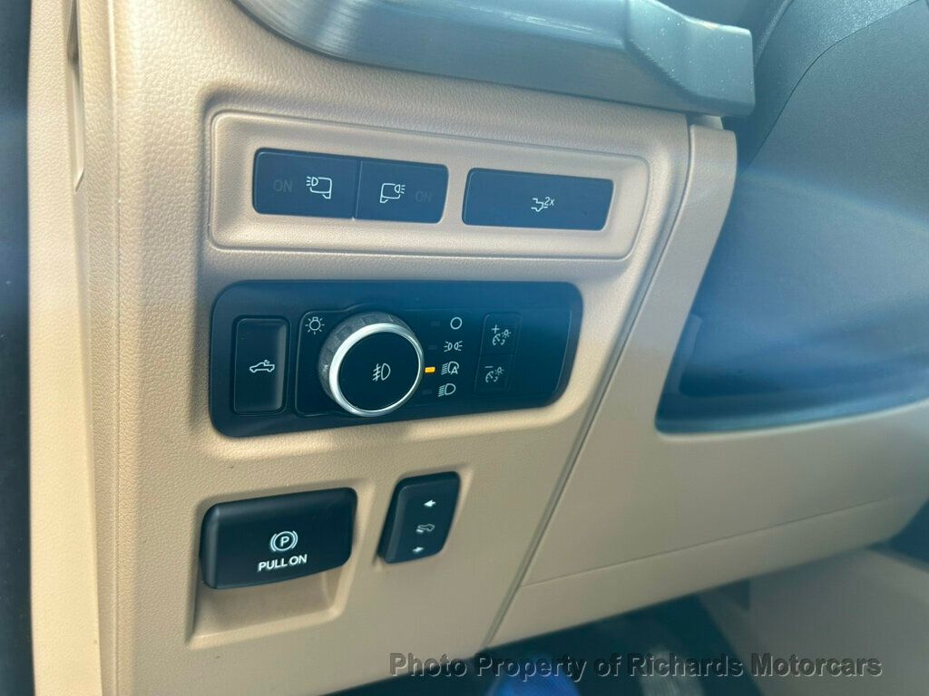 2022 Ford F-150 LARIAT 4WD SuperCrew 6.5' Box - Agate Black Metallic exterior view 17