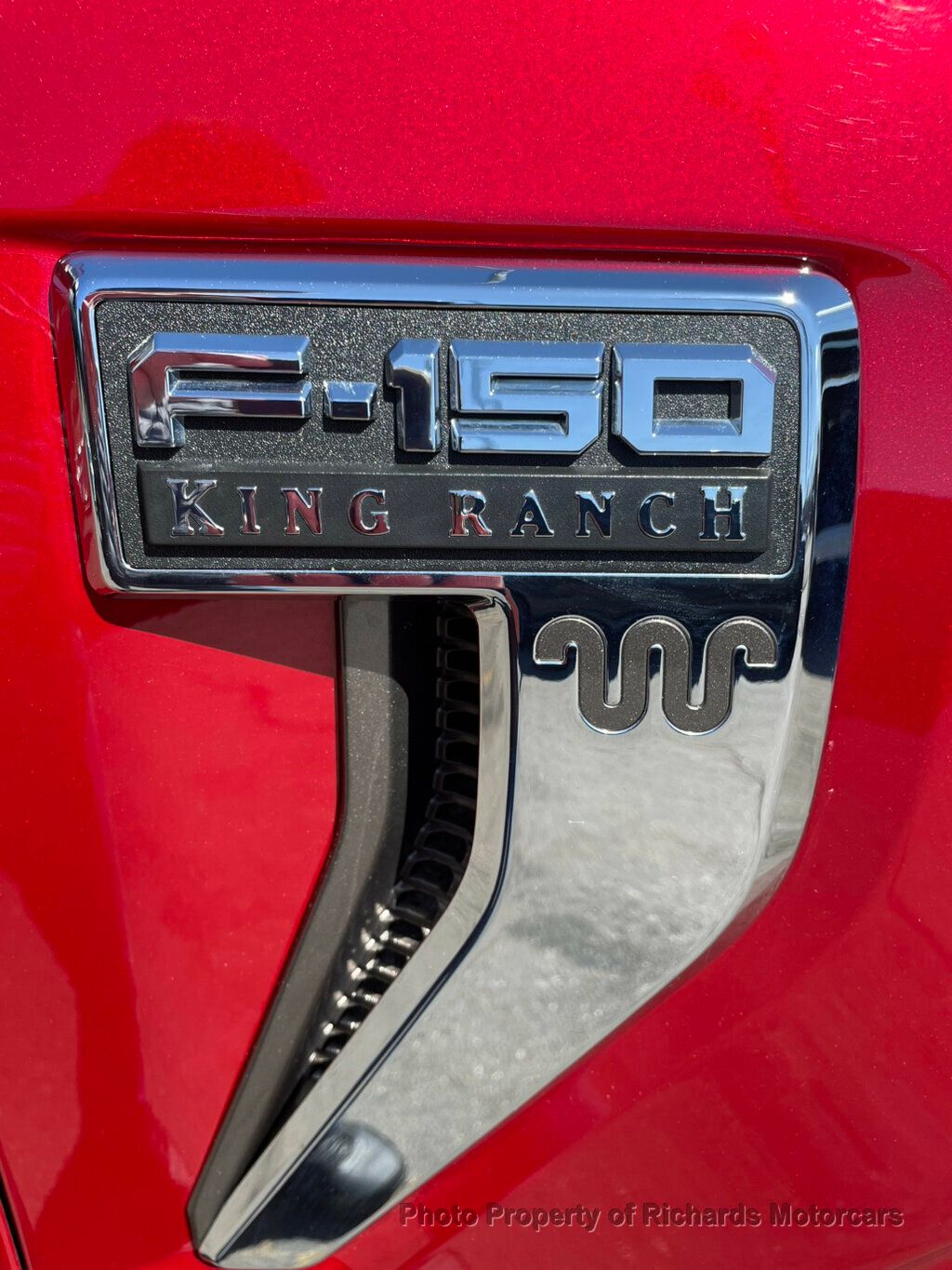 2023 Ford F-150 King Ranch 4WD SuperCrew 6.5' Box - Rapid Red Metallic Tinted Clearcoat exterior view 9