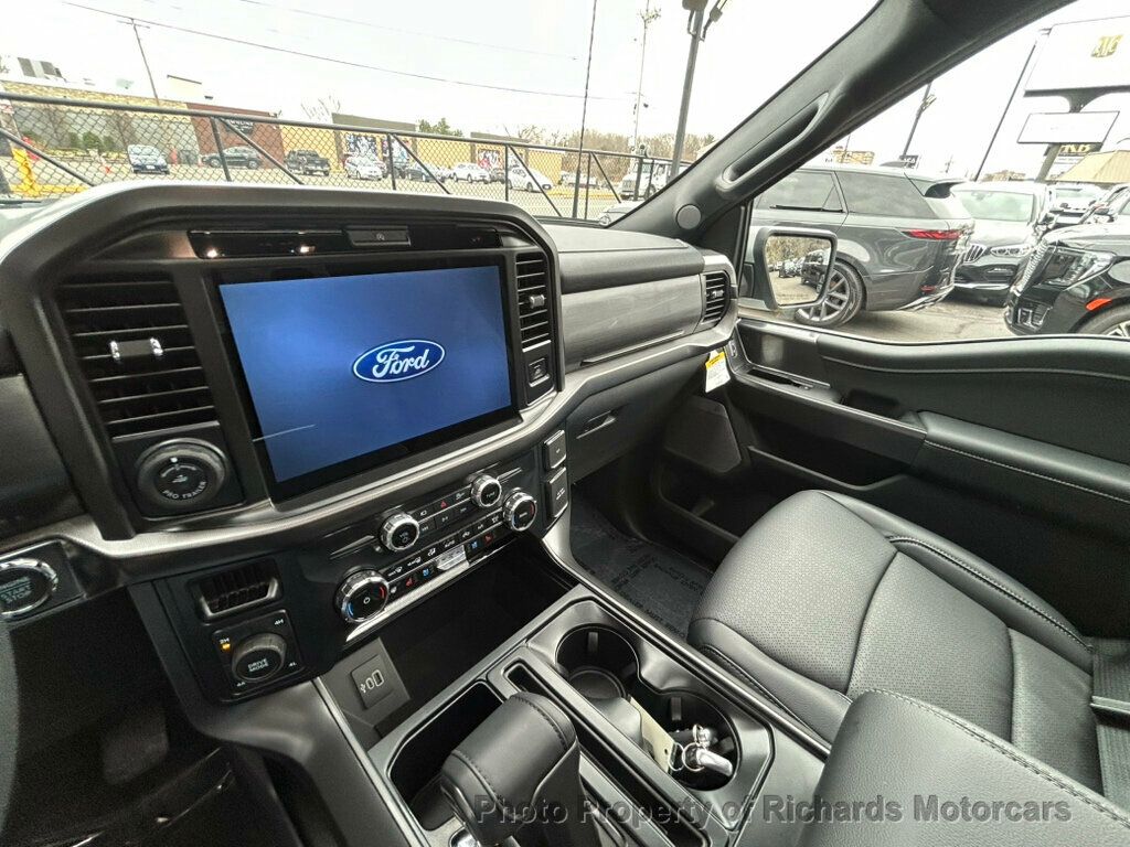 2026 Ford F-150 LARIAT 4WD SuperCrew 5.5' Box - Avalanche exterior view 14