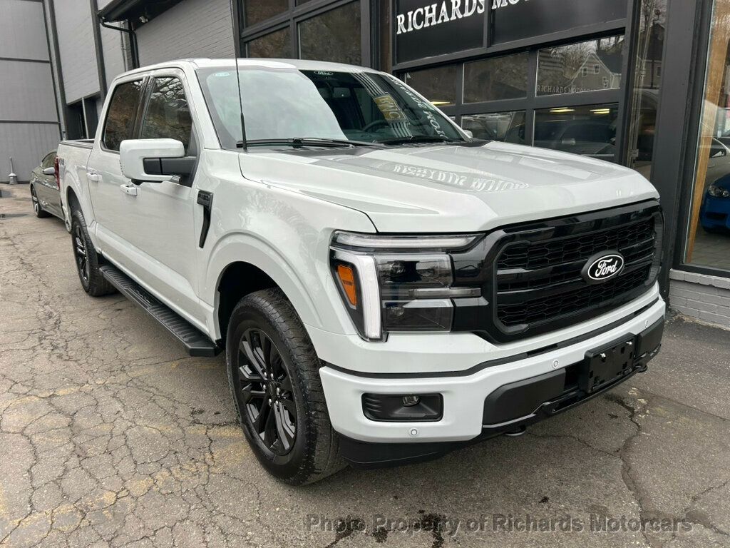 2026 Ford F-150 LARIAT 4WD SuperCrew 5.5' Box - Avalanche exterior view 8