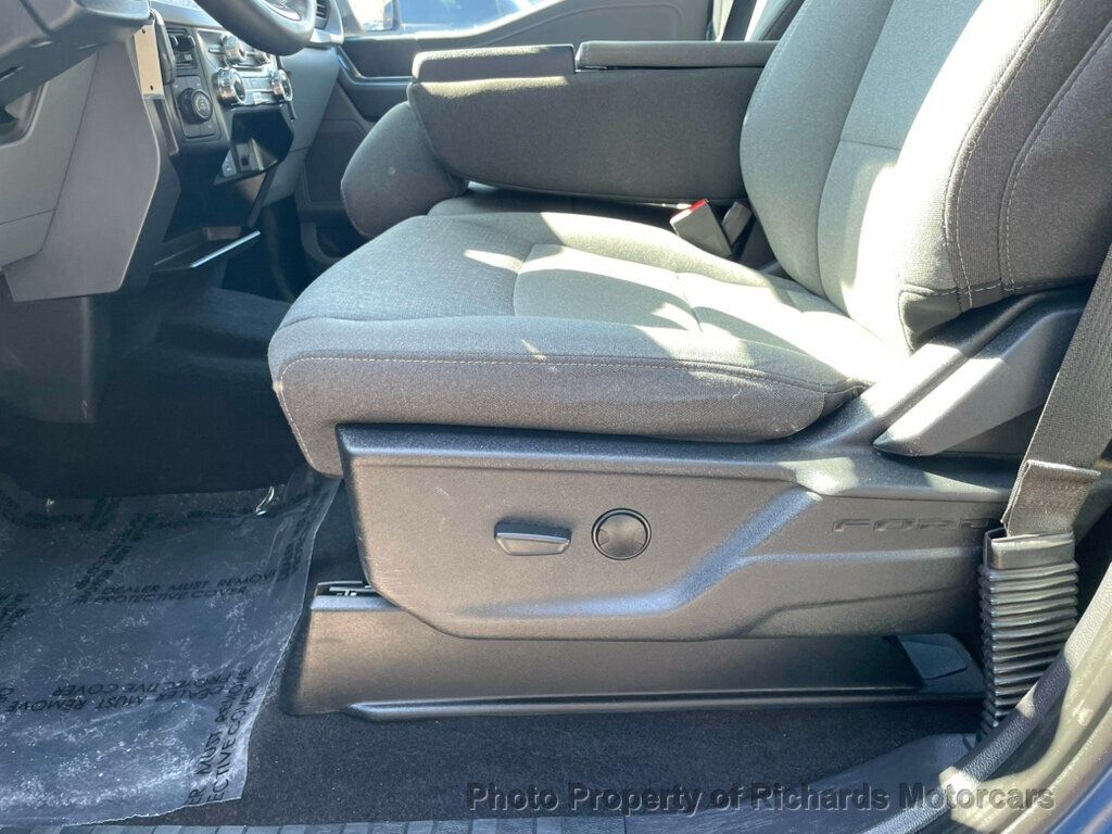 2024 Ford F-150 XLT 4WD SuperCrew 5.5' Box - Antimatter Blue Metallic exterior view 12