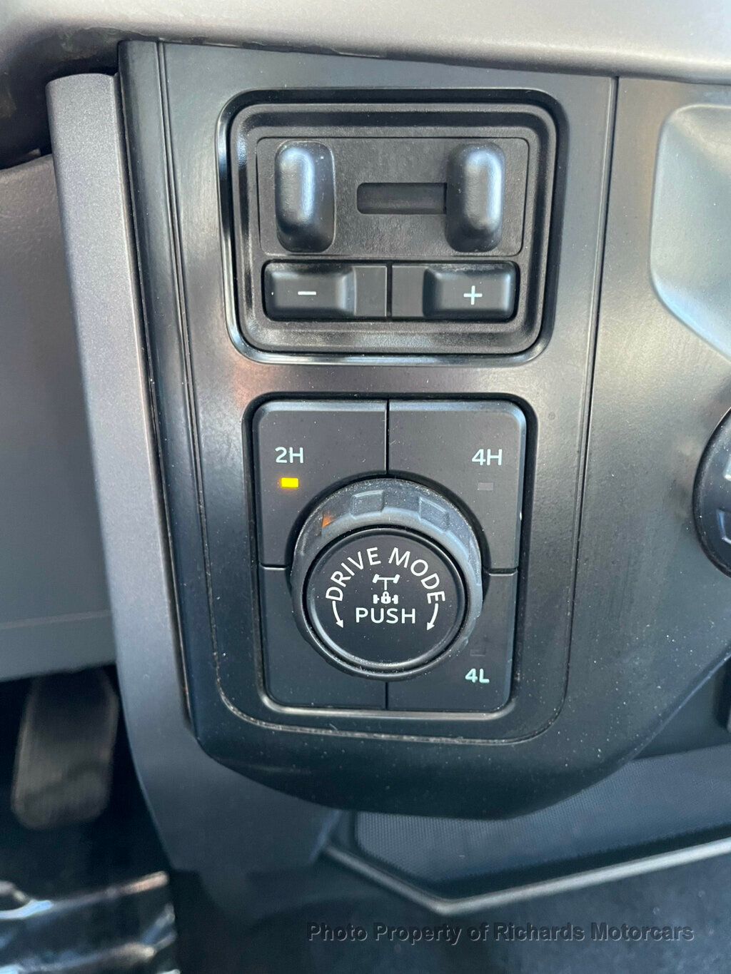2024 Ford F-150 XLT 4WD SuperCrew 5.5' Box - Antimatter Blue Metallic exterior view 17