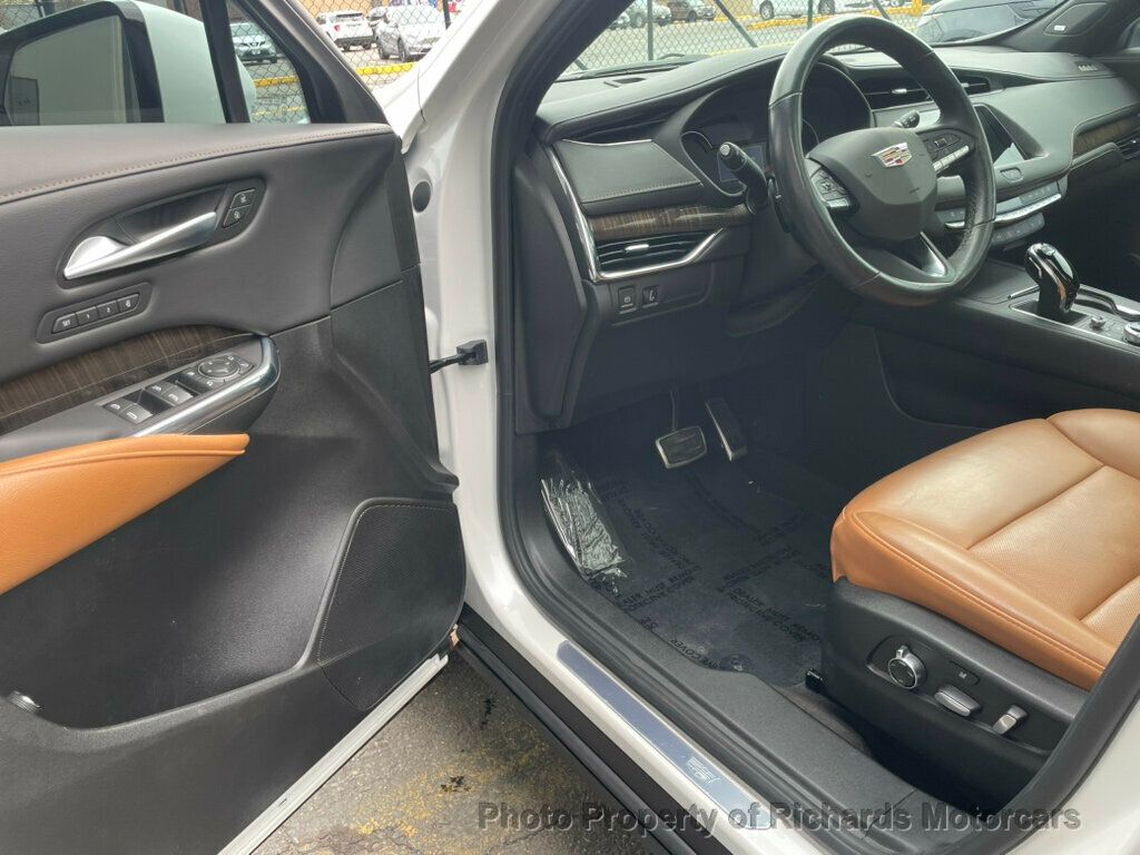 2023 Cadillac XT4 AWD 4dr Sport - Crystal White Tricoat exterior view 10