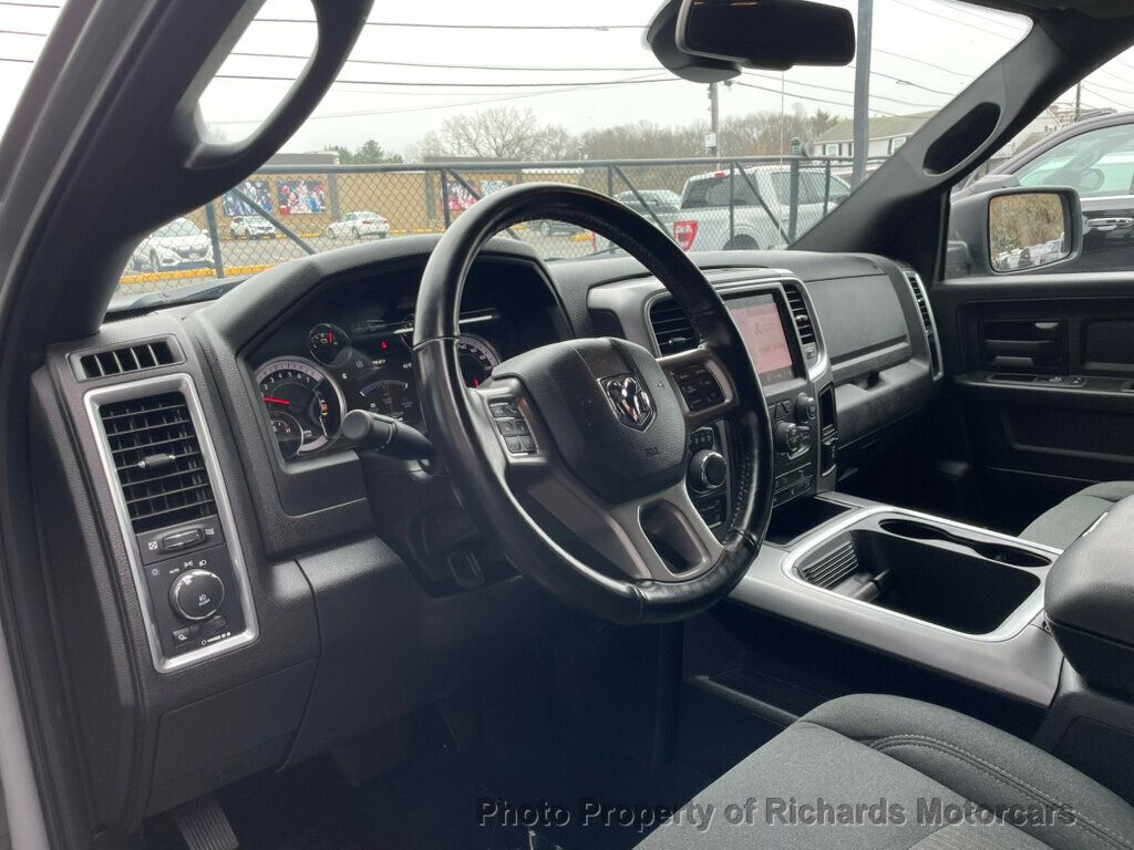 2022 Ram 1500 Classic Express 4x4 Crew Cab 5'7