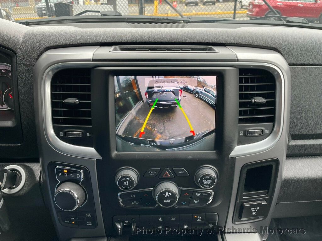 2022 Ram 1500 Classic Express 4x4 Crew Cab 5'7