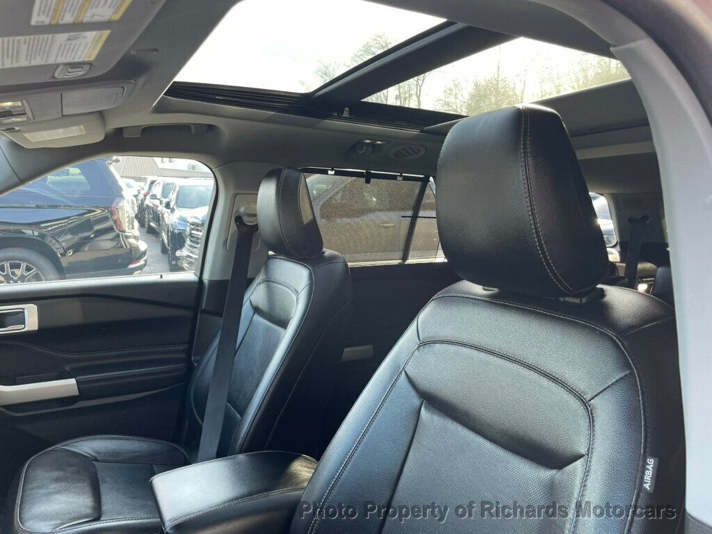 2022 Ford Explorer Limited 4WD - Carbonized Gray Metallic exterior view 10