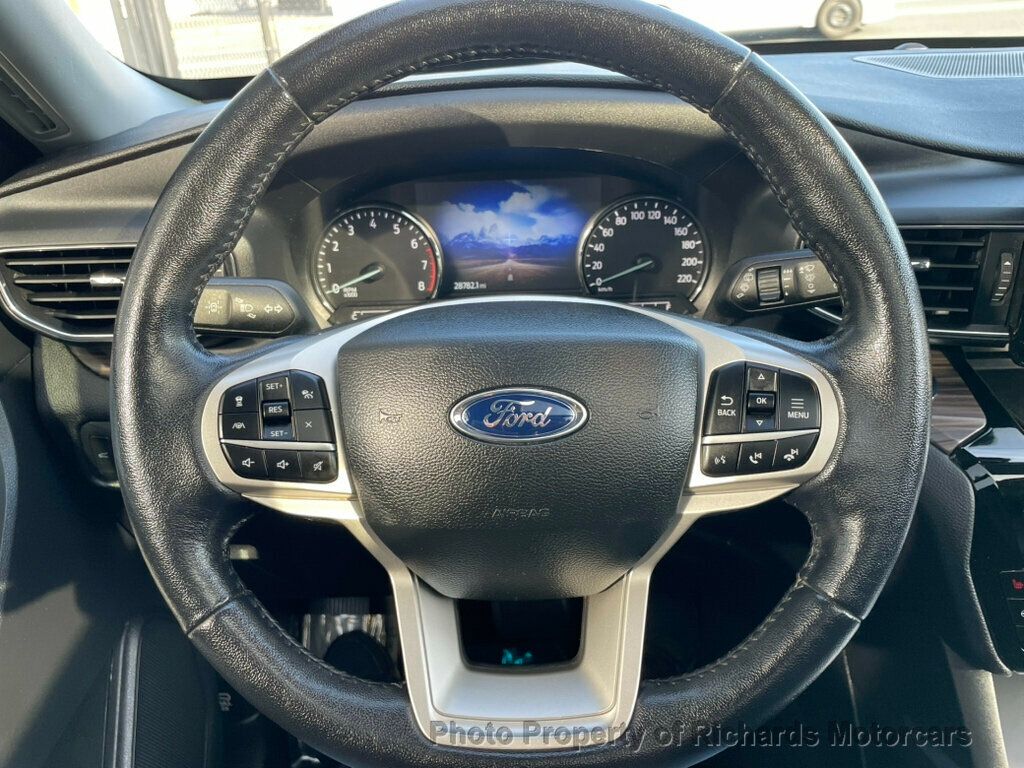 2022 Ford Explorer Limited 4WD - Carbonized Gray Metallic exterior view 12