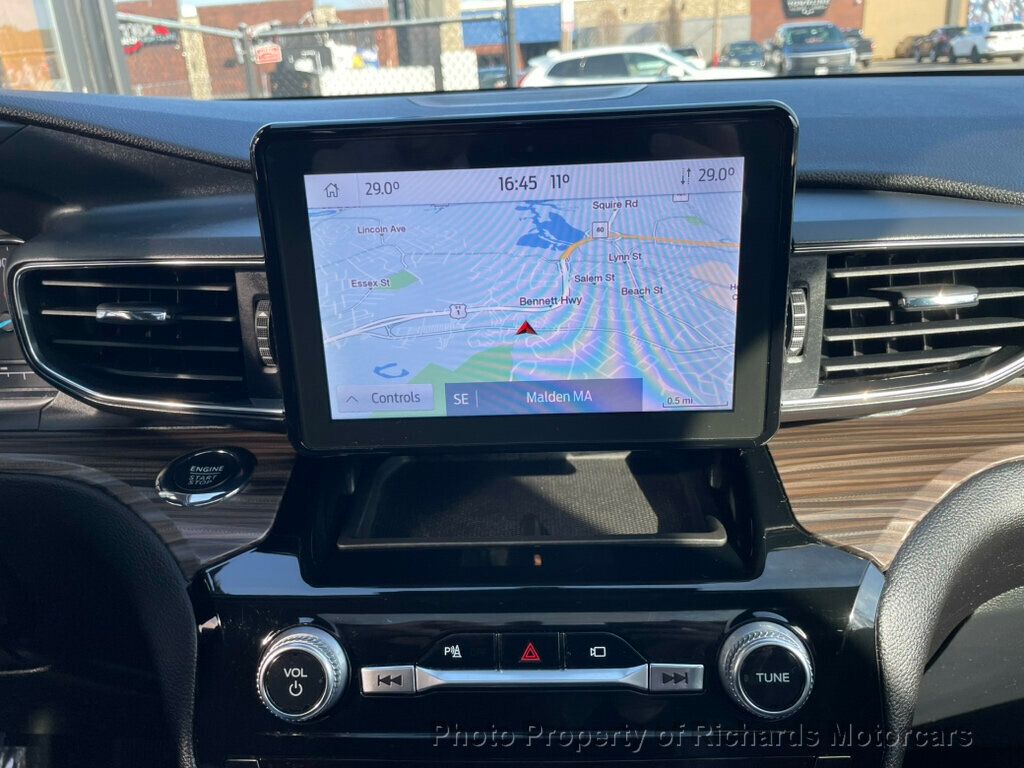 2022 Ford Explorer Limited 4WD - Carbonized Gray Metallic exterior view 13