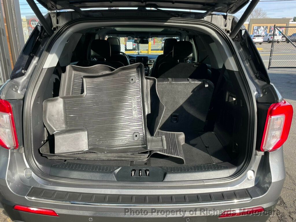2022 Ford Explorer Limited 4WD - Carbonized Gray Metallic exterior view 18