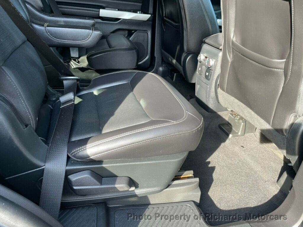2022 Ford Explorer Limited 4WD - Carbonized Gray Metallic exterior view 20