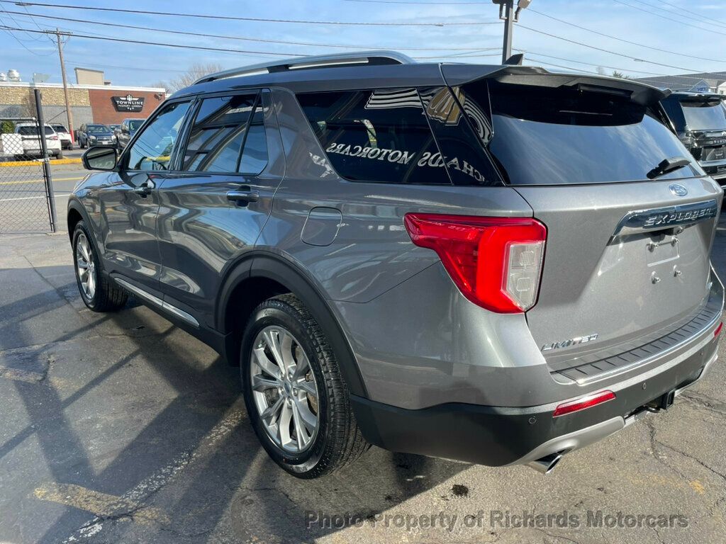 2022 Ford Explorer Limited 4WD - Carbonized Gray Metallic exterior view 6