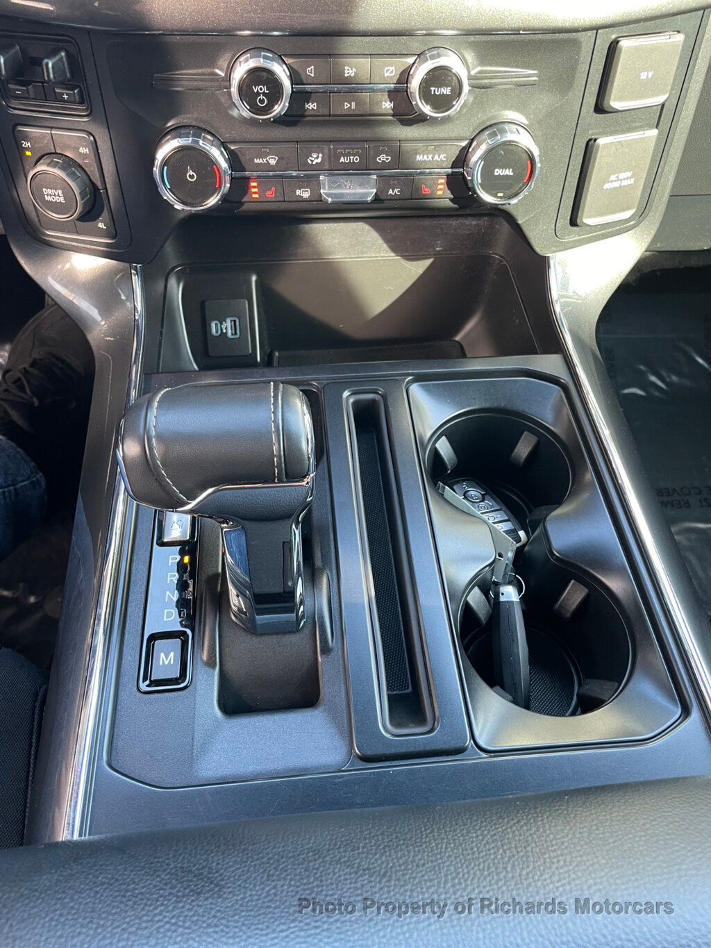 2022 Ford F-150 XLT 4WD SuperCrew 6.5' Box - Rapid Red Metallic Tinted Clearcoat exterior view 15