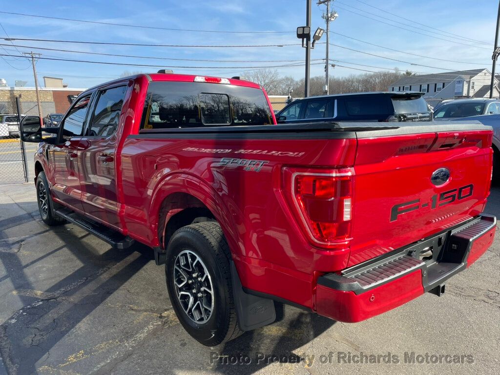 2022 Ford F-150 XLT 4WD SuperCrew 6.5' Box - Rapid Red Metallic Tinted Clearcoat exterior view 4