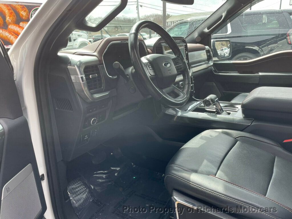 2023 Ford F-150 LARIAT 4WD SuperCrew 5.5' Box - Oxford White exterior view 12