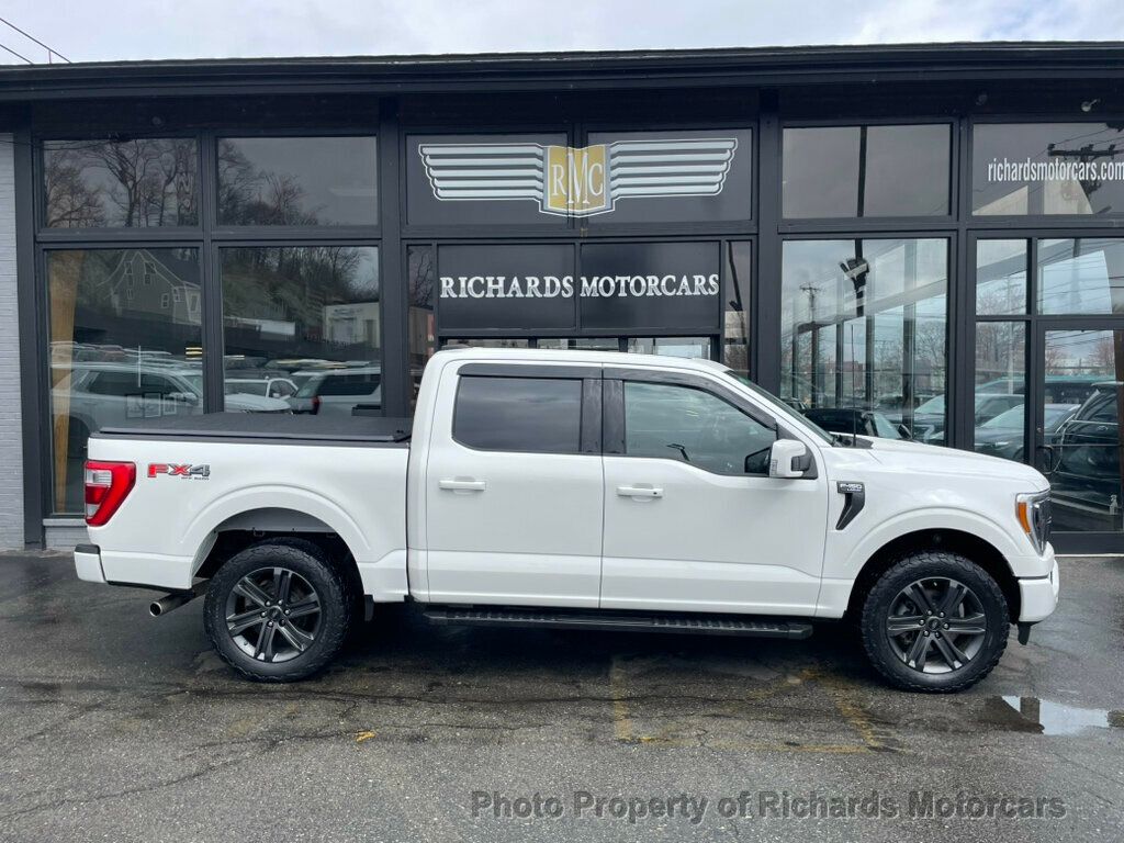2023 Ford F-150 LARIAT 4WD SuperCrew 5.5' Box - Oxford White exterior view 2