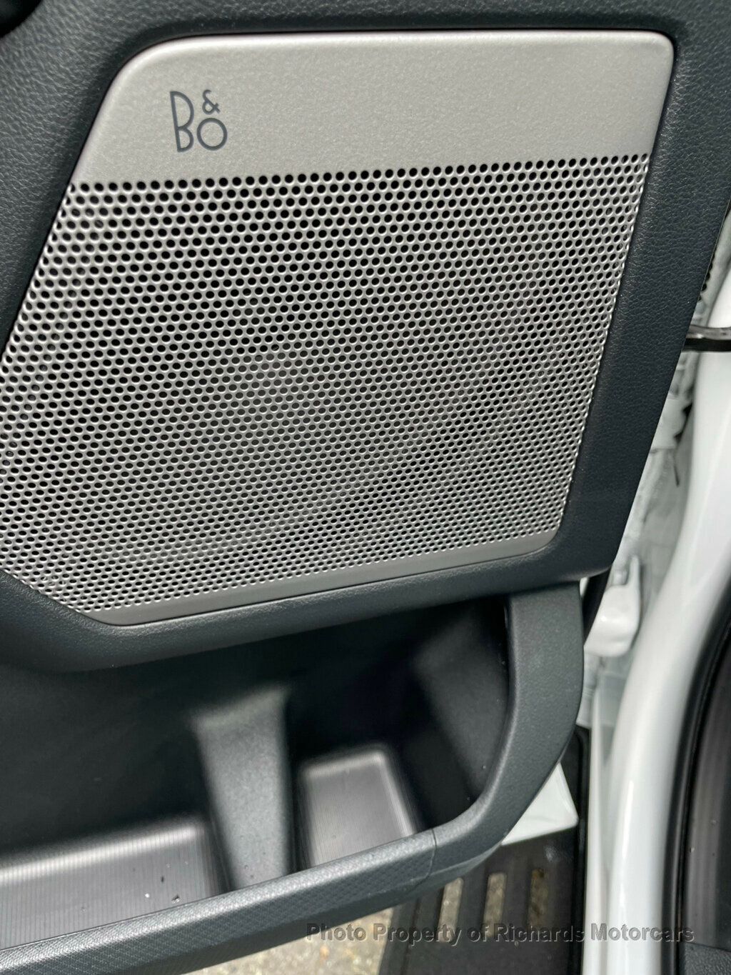 2025 Ford F-150 Tremor 4WD SuperCrew 5.5' Box - Oxford White exterior view 11