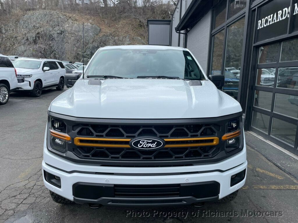 2025 Ford F-150 Tremor 4WD SuperCrew 5.5' Box - Oxford White exterior view 4