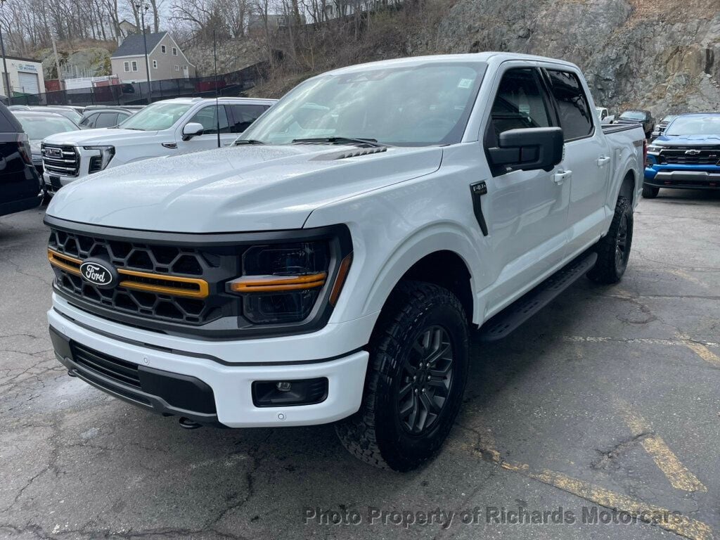 2025 Ford F-150 Tremor 4WD SuperCrew 5.5' Box - Oxford White exterior view 5
