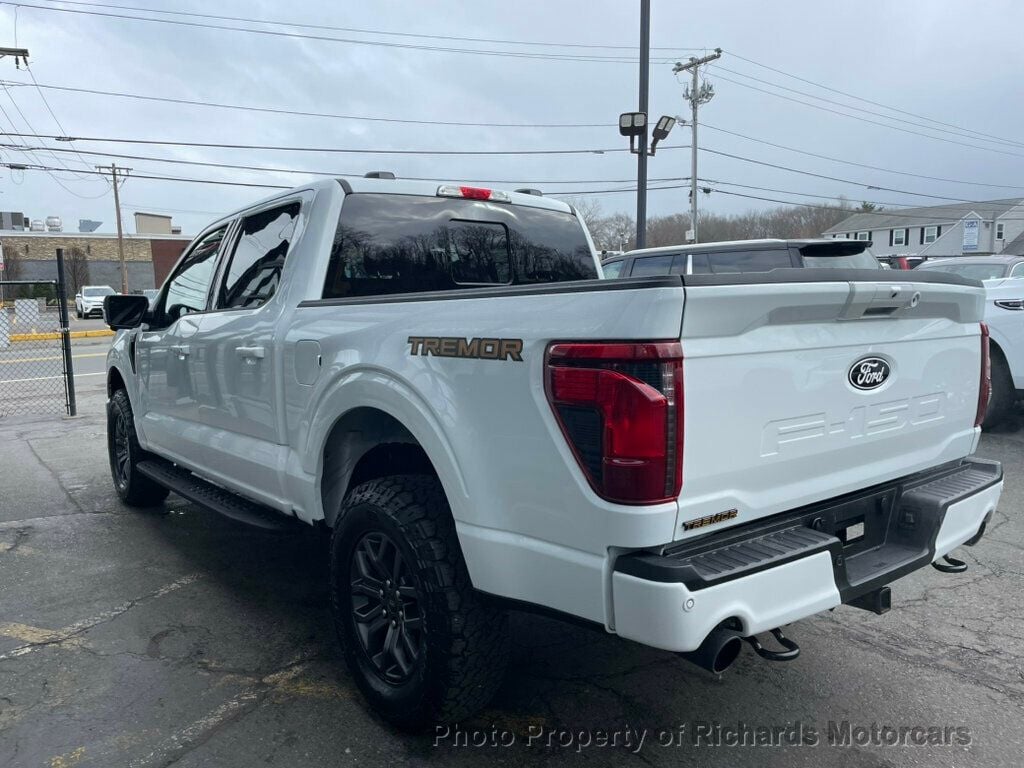 2025 Ford F-150 Tremor 4WD SuperCrew 5.5' Box - Oxford White exterior view 6
