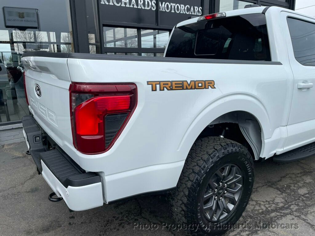 2025 Ford F-150 Tremor 4WD SuperCrew 5.5' Box - Oxford White exterior view 8