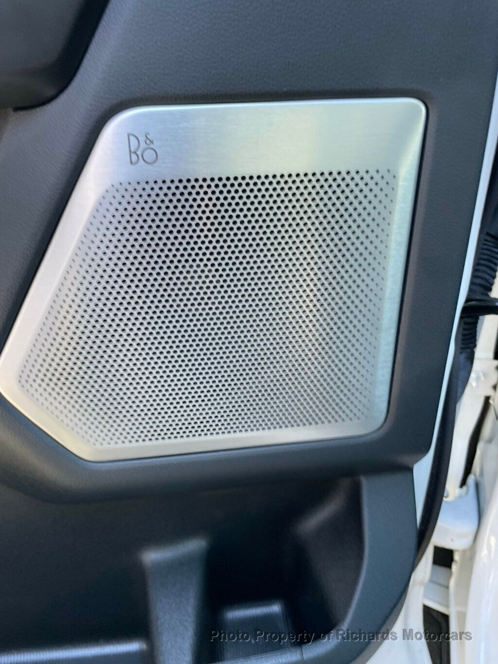 2022 Ford F-150 Raptor 4WD SuperCrew 5.5' Box - Oxford White exterior view 12