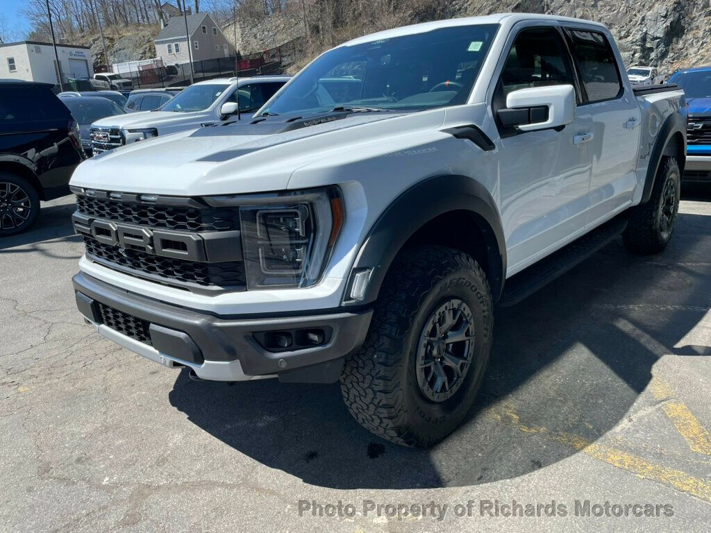 2022 Ford F-150 Raptor 4WD SuperCrew 5.5' Box - Oxford White exterior view 5