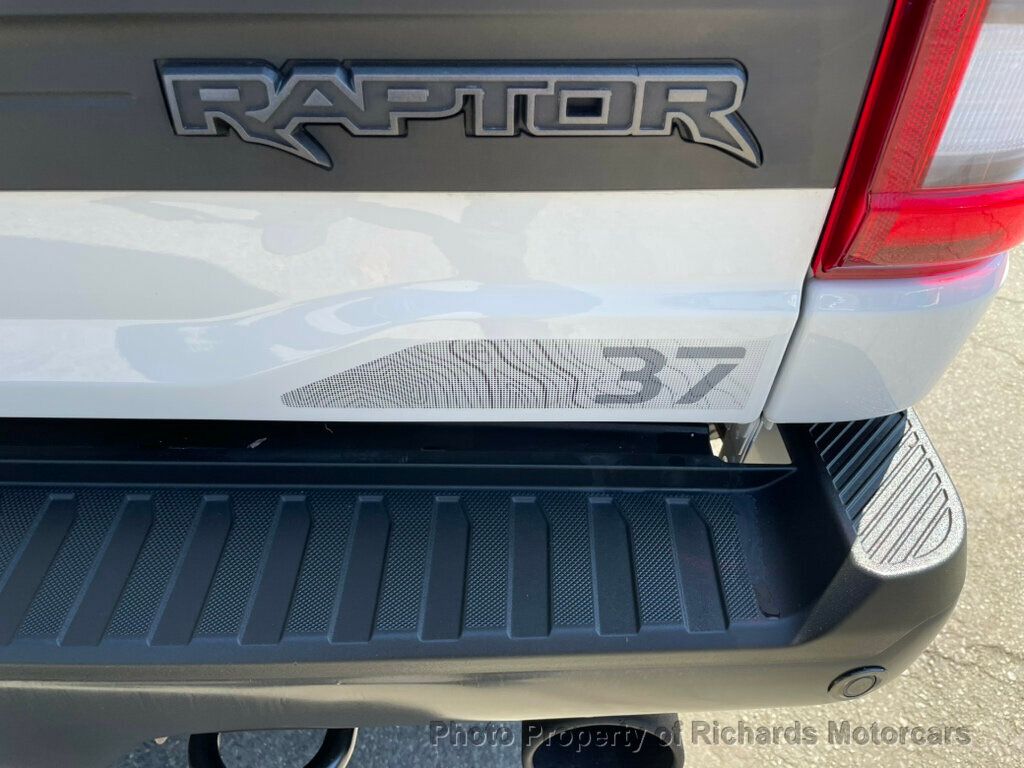 2022 Ford F-150 Raptor 4WD SuperCrew 5.5' Box - Oxford White exterior view 7