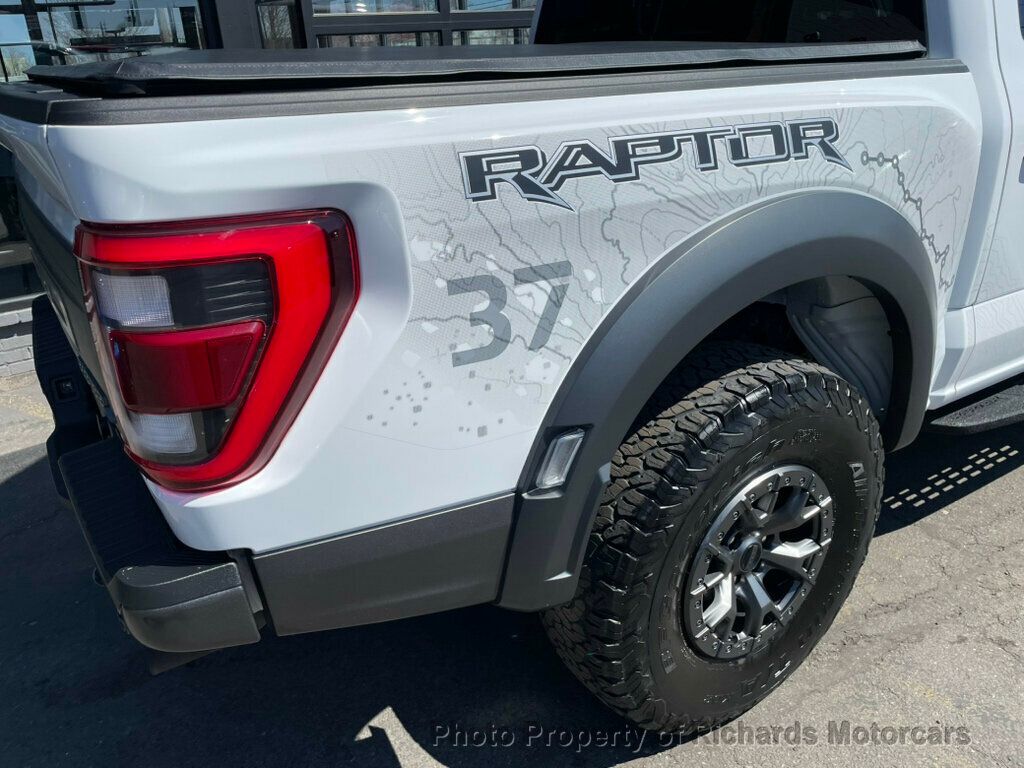 2022 Ford F-150 Raptor 4WD SuperCrew 5.5' Box - Oxford White exterior view 8