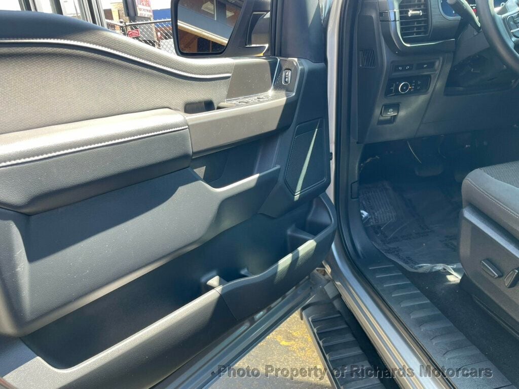 2024 Ford F-150 XLT 4WD SuperCrew 5.5' Box - Iconic Silver Metallic exterior view 10