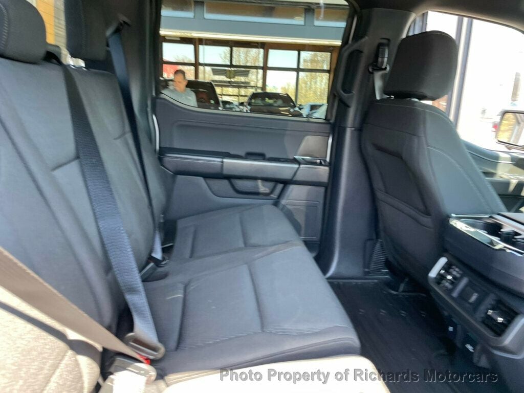 2024 Ford F-150 XLT 4WD SuperCrew 5.5' Box - Iconic Silver Metallic exterior view 19