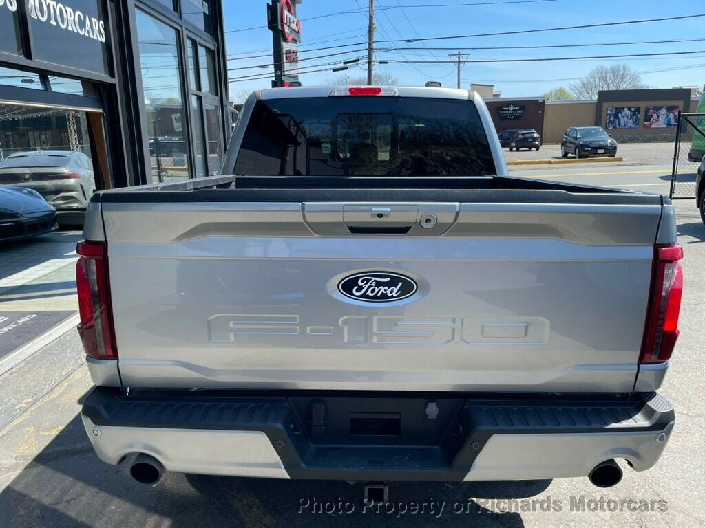 2024 Ford F-150 XLT 4WD SuperCrew 5.5' Box - Iconic Silver Metallic exterior view 7