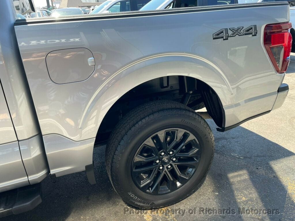 2024 Ford F-150 XLT 4WD SuperCrew 5.5' Box - Iconic Silver Metallic exterior view 9
