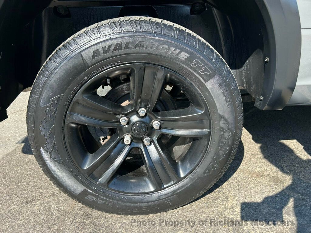 2022 Ram 1500 Classic Warlock 4x4 Crew Cab 5'7