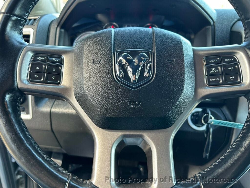 2022 Ram 1500 Classic Warlock 4x4 Crew Cab 5'7