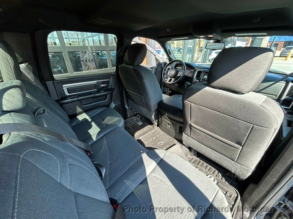 2022 Ram 1500 Classic Warlock 4x4 Crew Cab 5'7