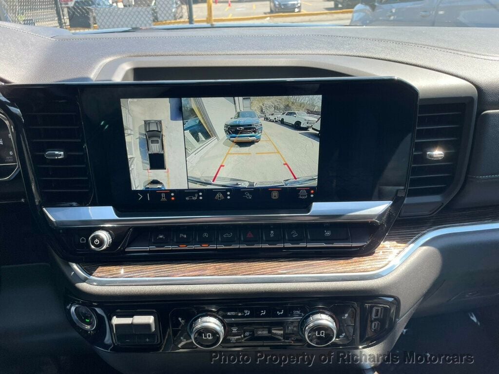 2024 GMC Sierra 1500 - Onyx Black exterior view 16