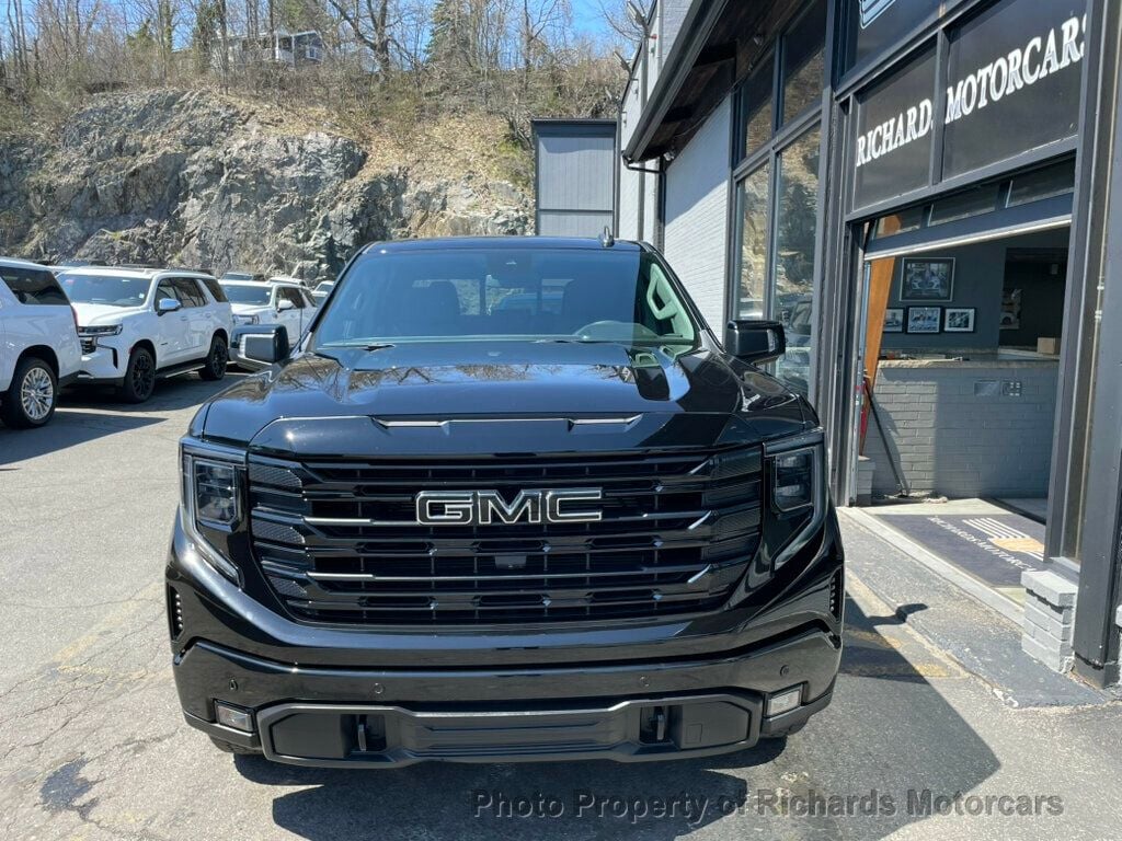 2024 GMC Sierra 1500 - Onyx Black exterior view 4