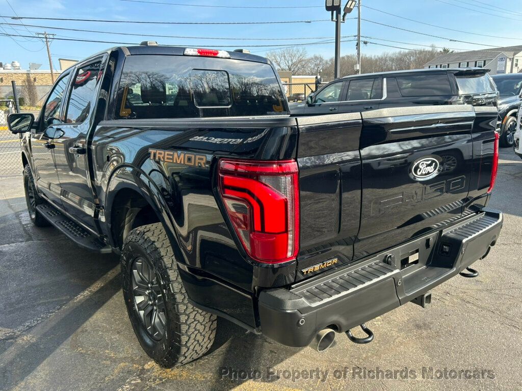 2025 Ford F-150 Tremor 4WD SuperCrew 5.5' Box - Agate Black Metallic exterior view 5