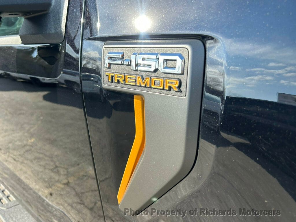 2025 Ford F-150 Tremor 4WD SuperCrew 5.5' Box - Agate Black Metallic exterior view 9