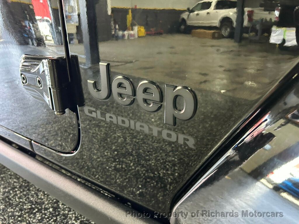 2022 Jeep Gladiator - Black Clearcoat exterior view 10