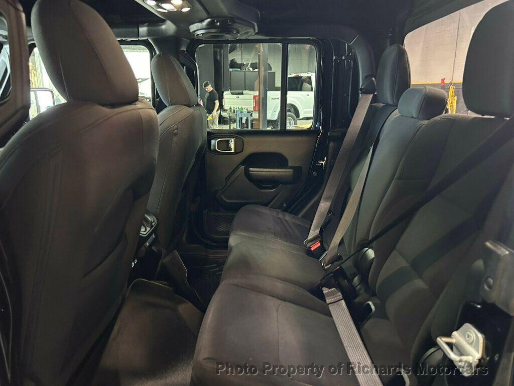 2022 Jeep Gladiator - Black Clearcoat exterior view 18