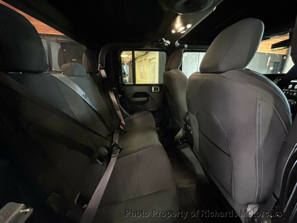 2022 Jeep Gladiator - Black Clearcoat exterior view 20