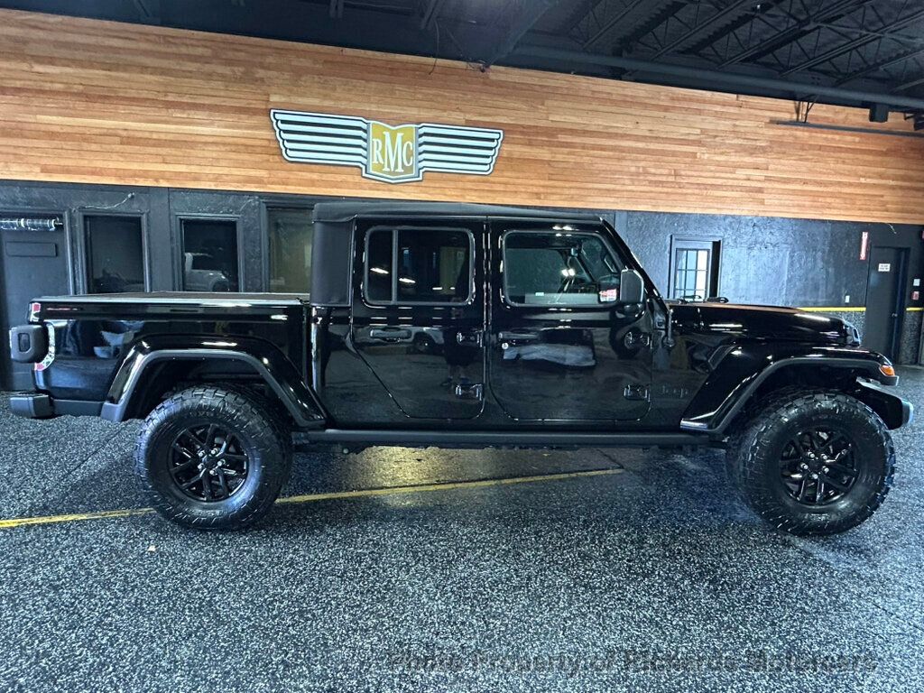 2022 Jeep Gladiator - Black Clearcoat exterior view 2