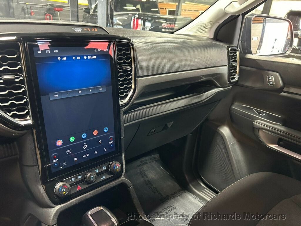 2024 Ford Ranger XLT 4WD SuperCrew 5' Box - Shadow Black exterior view 16