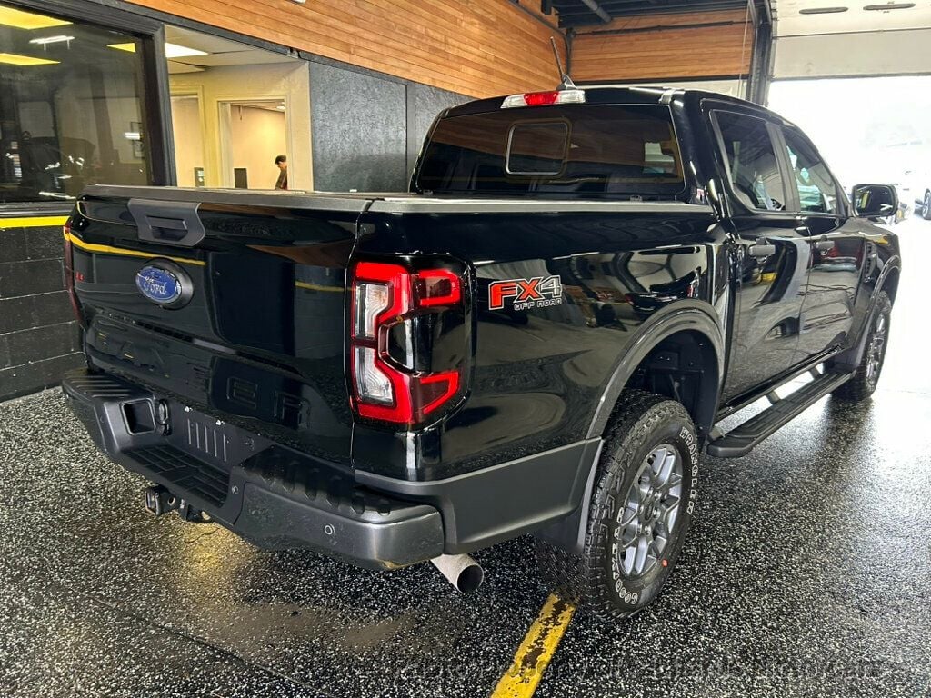 2024 Ford Ranger XLT 4WD SuperCrew 5' Box - Shadow Black exterior view 3