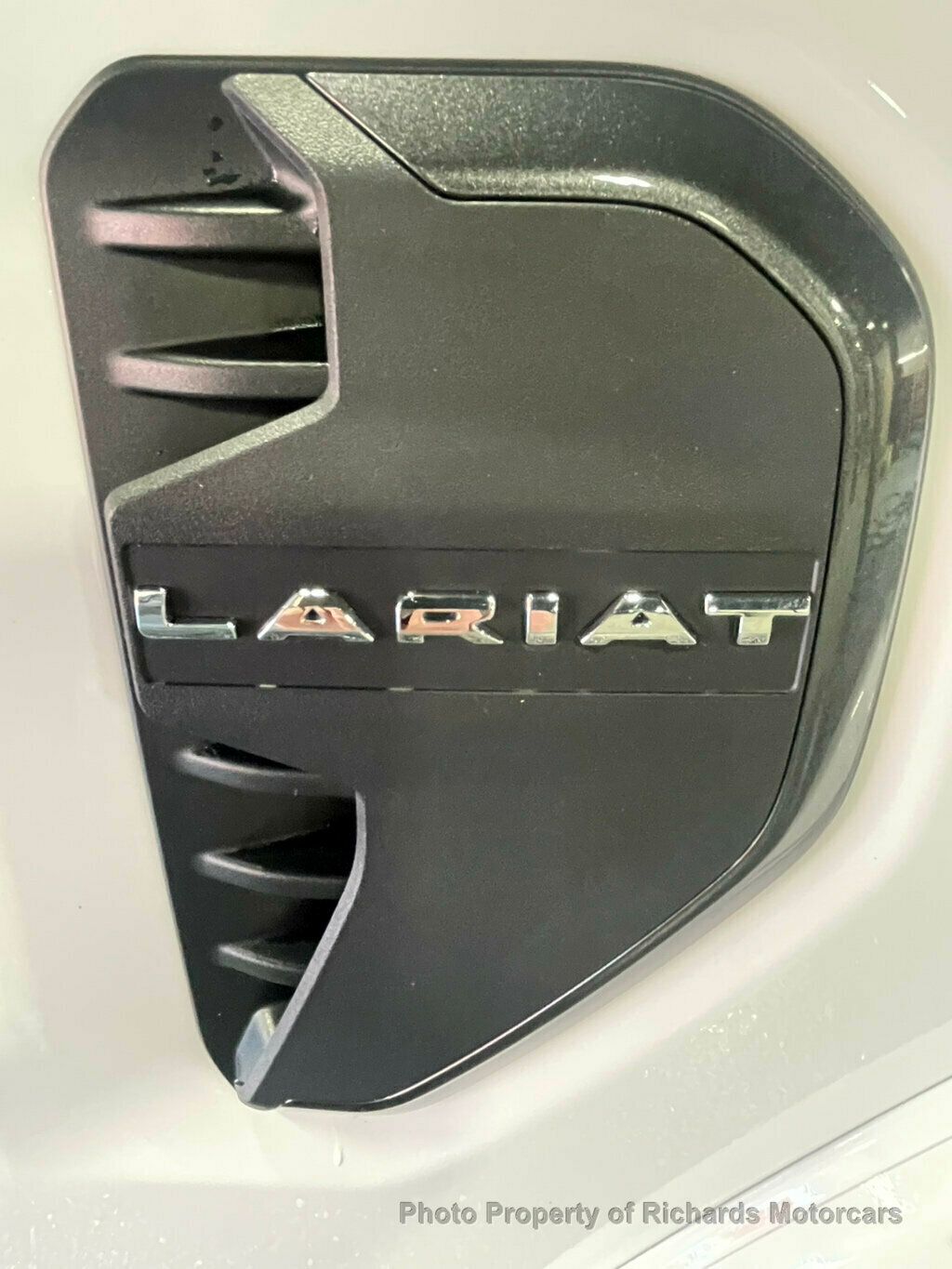 2024 Ford Ranger LARIAT 4WD SuperCrew 5' Box - Oxford White exterior view 9